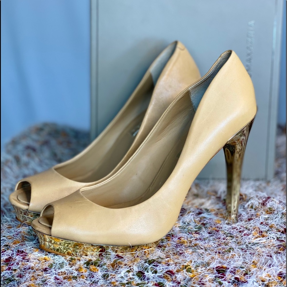 BCBGMaxAzria Natural Vachetta With Gold Heel.